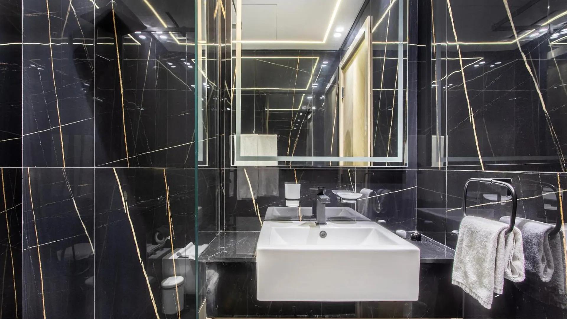 Escape24 - Luxury 1Br In Binghatti Crest, Jvc Дубай 0*,  ОАЭ