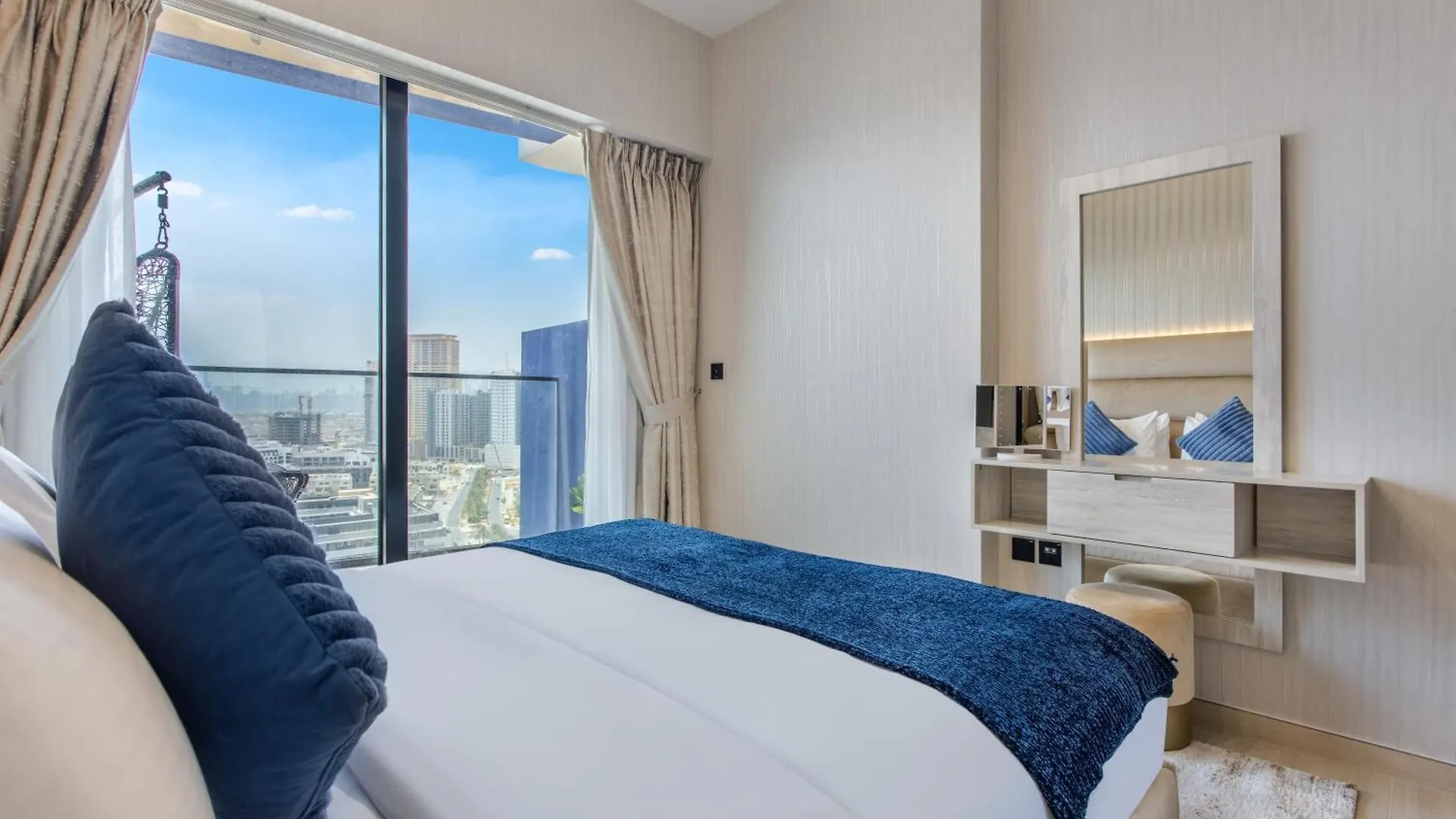 Escape24 - Luxury 1Br In Binghatti Crest, Jvc Dubai