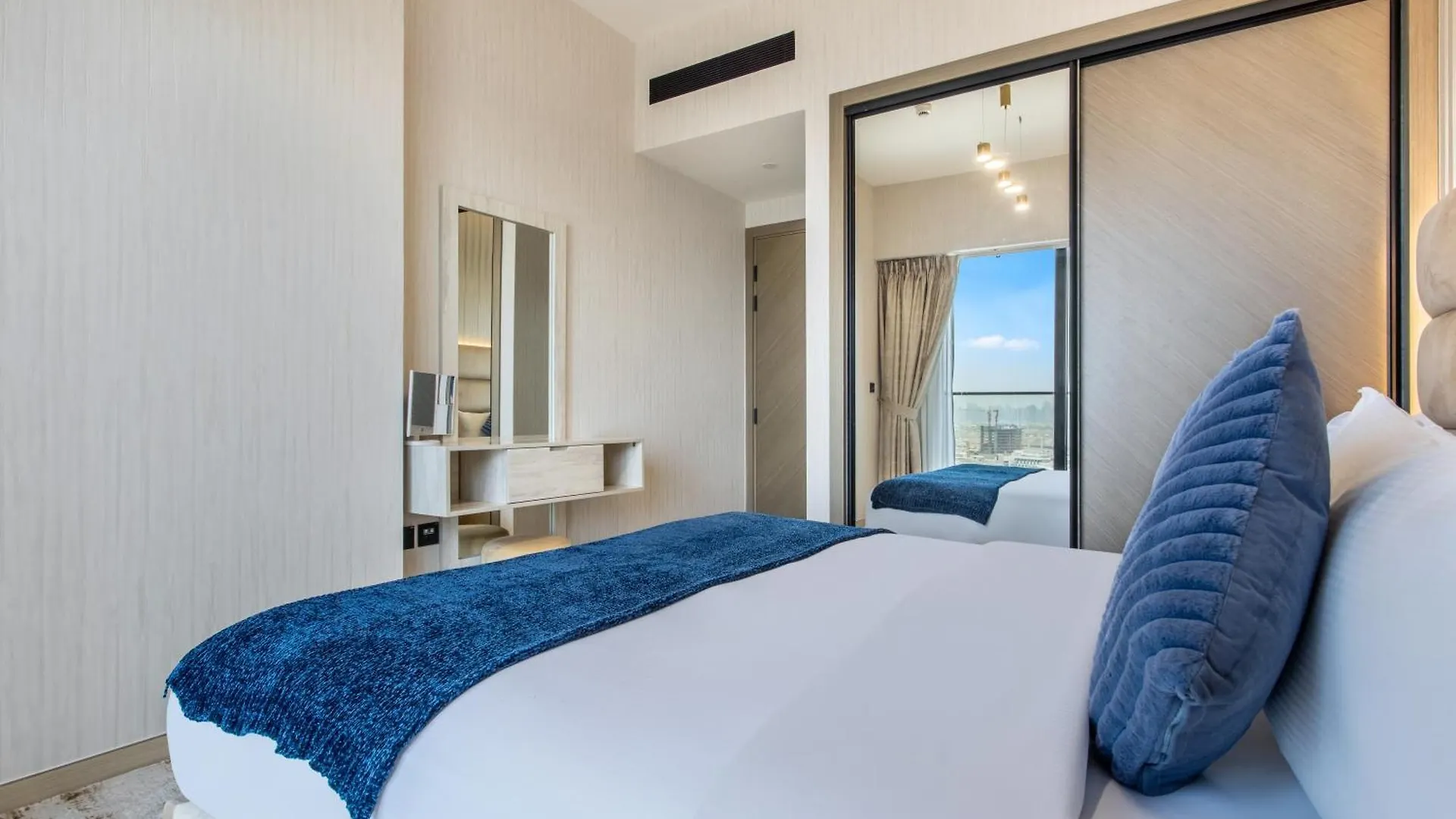 Escape24 - Luxury 1Br In Binghatti Crest, Jvc Dubai 0*,  United Arab Emirates