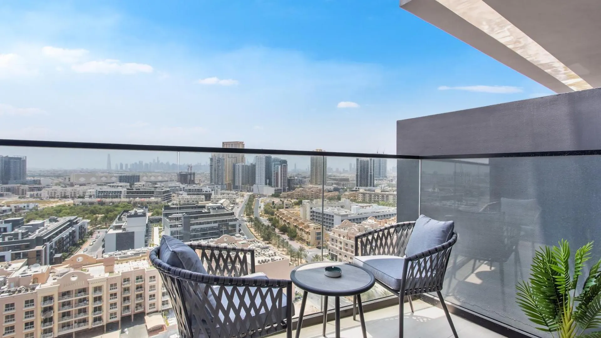 Escape24 - Luxury 1Br In Binghatti Crest, Jvc Dubai Apartment